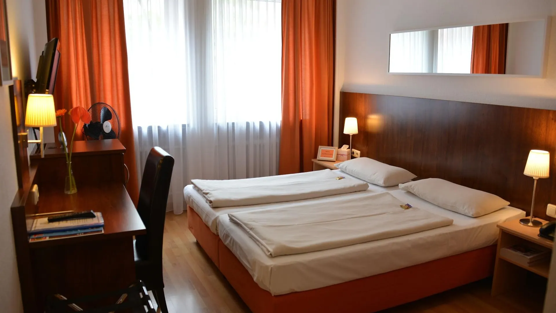 Hotel Italia Munich 3*,